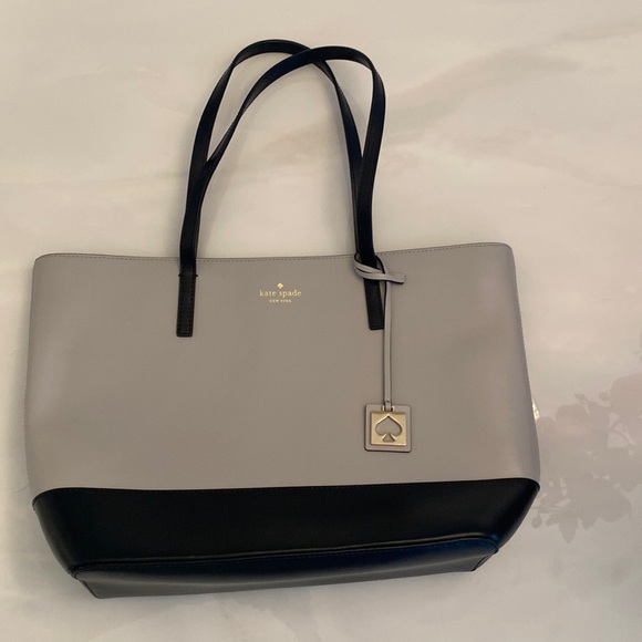 kate spade Handbags - EUC Kate Spade gray and black large tote.